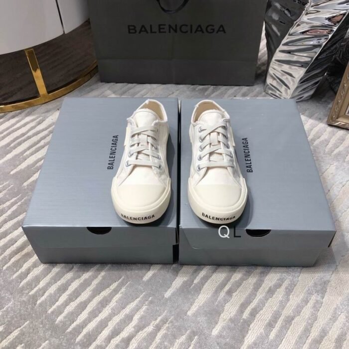 Balenciaga – Image 1